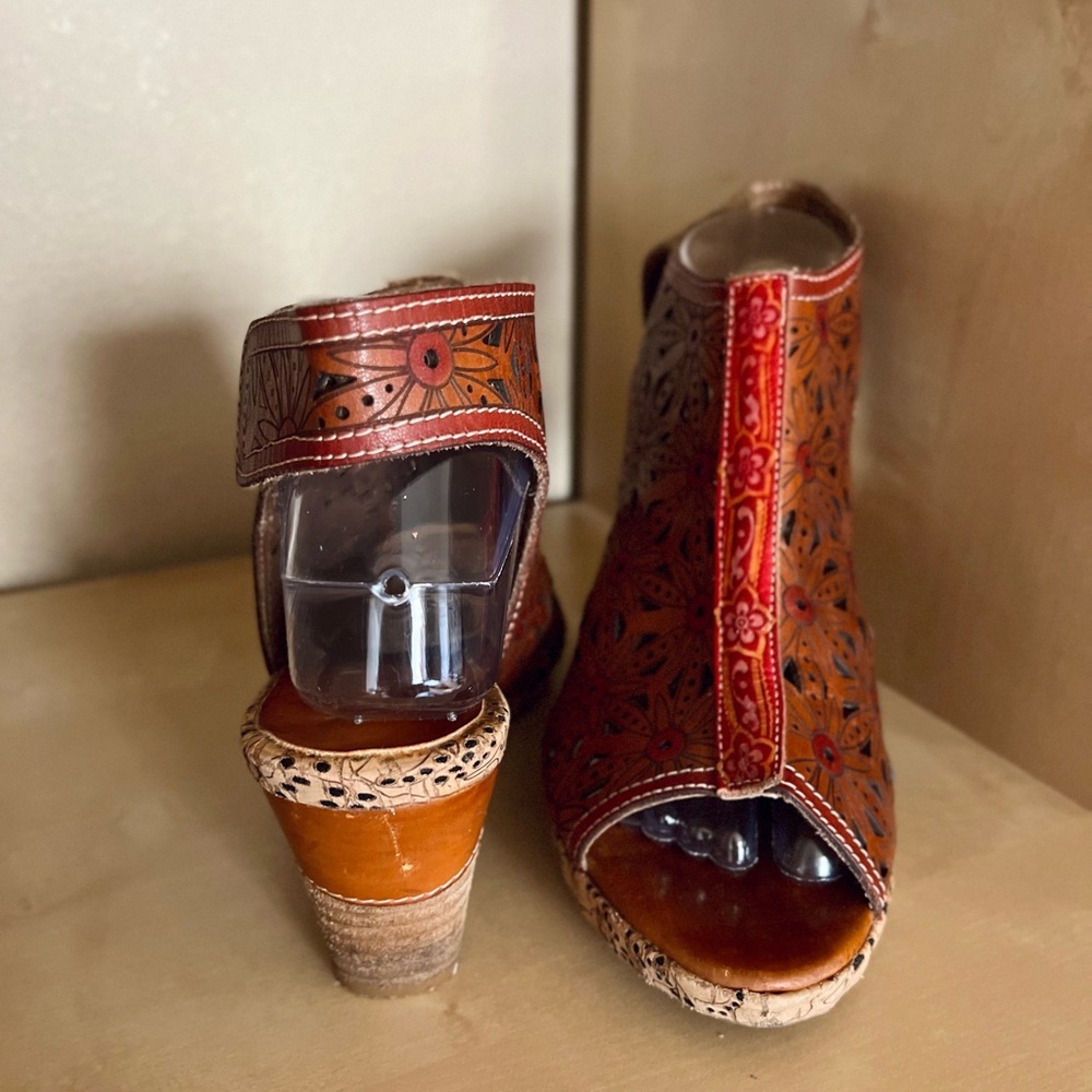 L'Artiste Spring Step Marjan-Cam Brown Floral Laser-Cut Leather Sling-back Heels - Picture 5 of 12